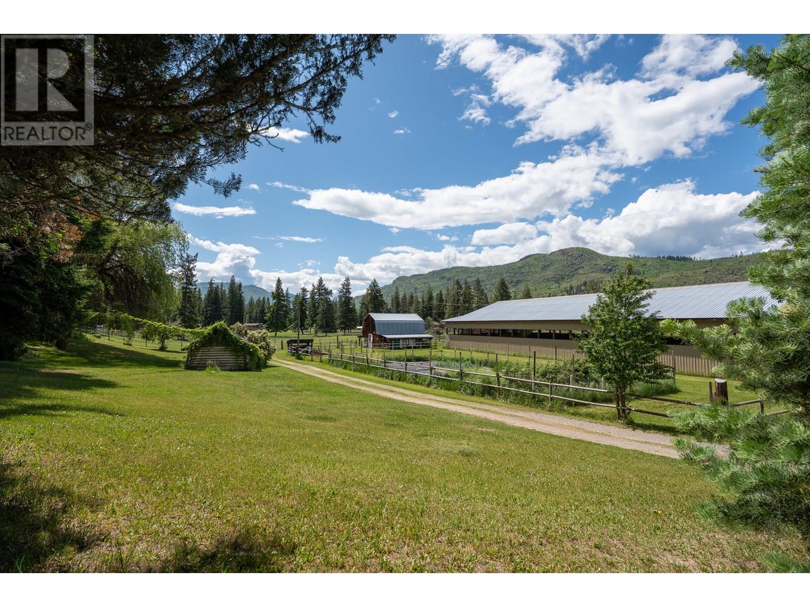 4254 Yellowhead Highway S, Barriere, British Columbia  V0E 1E0 - Photo 2 - 10349864