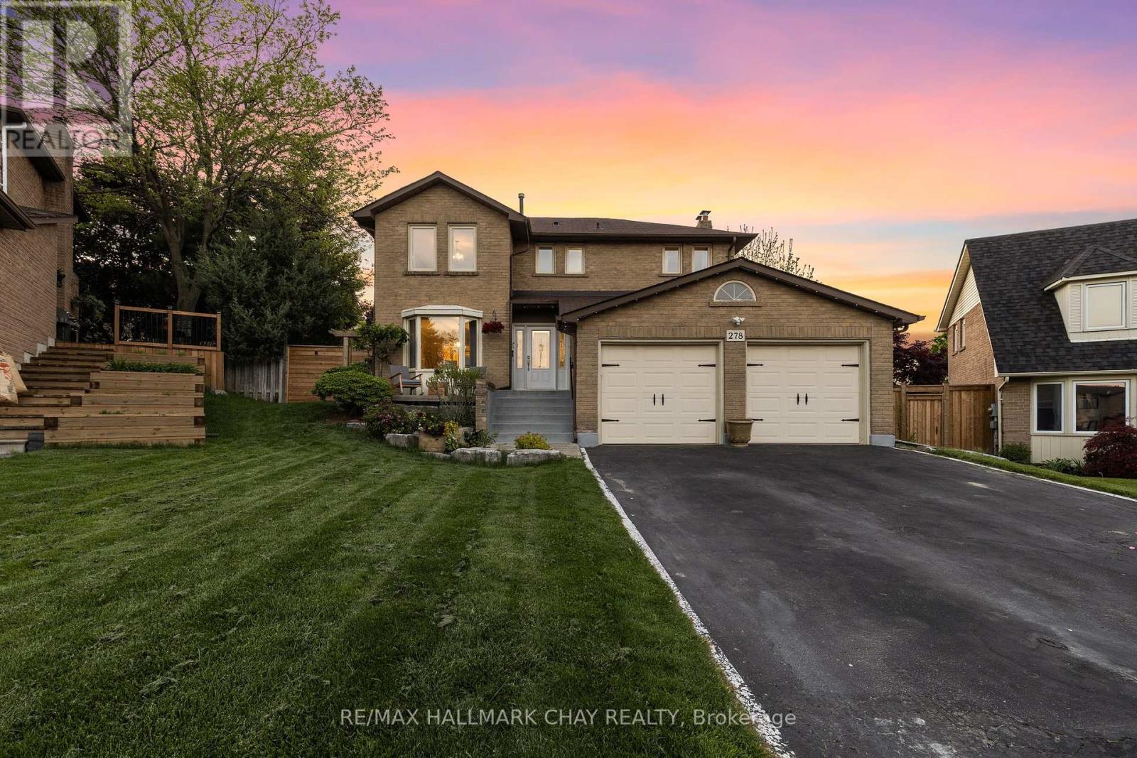 278 Durham Court, Newmarket, Ontario  L3Y 6C9 - Photo 1 - N12176564