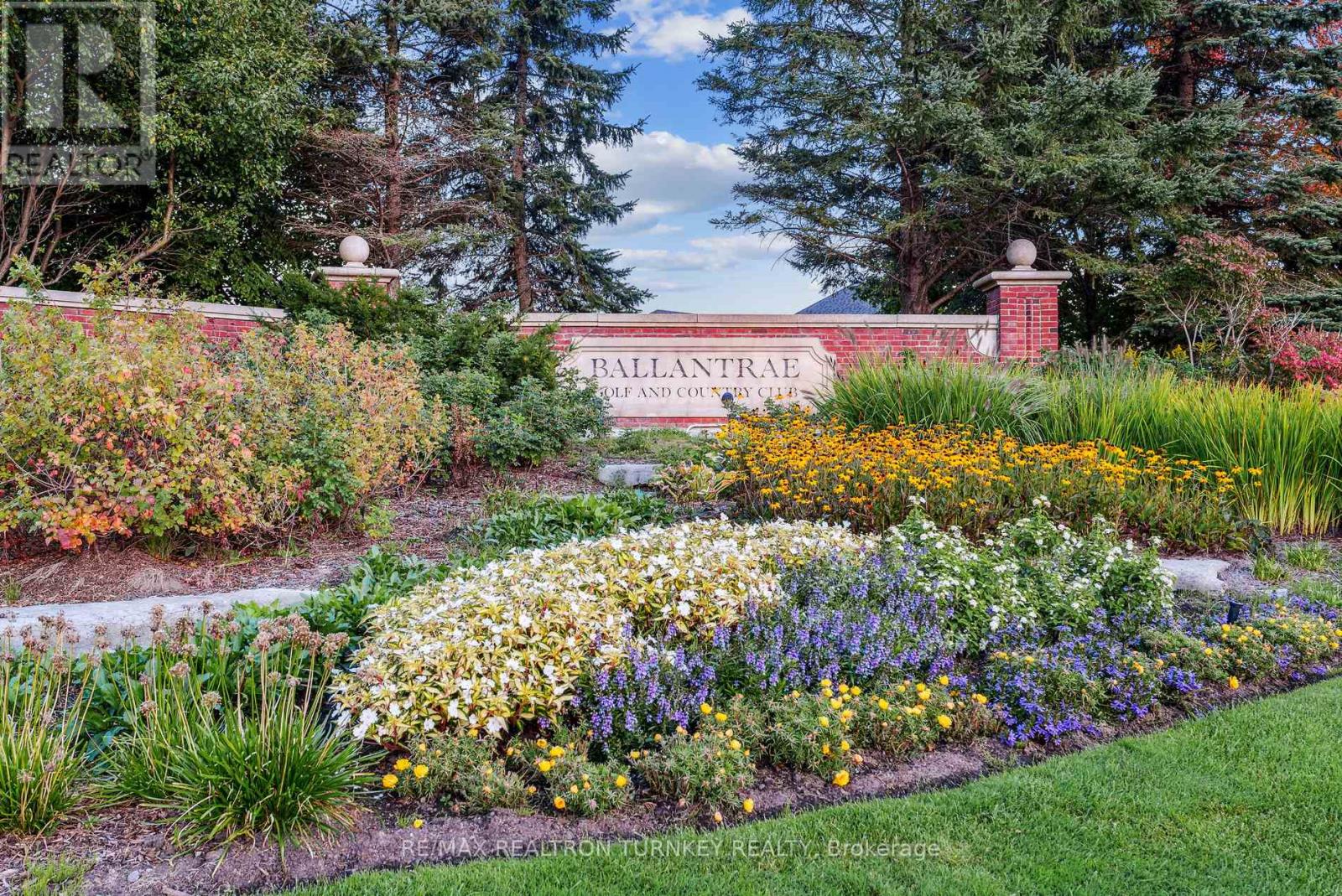 2 Suggs Lane, Whitchurch-Stouffville (Ballantrae), Ontario  L4A 0K6 - Photo 4 - N12102730