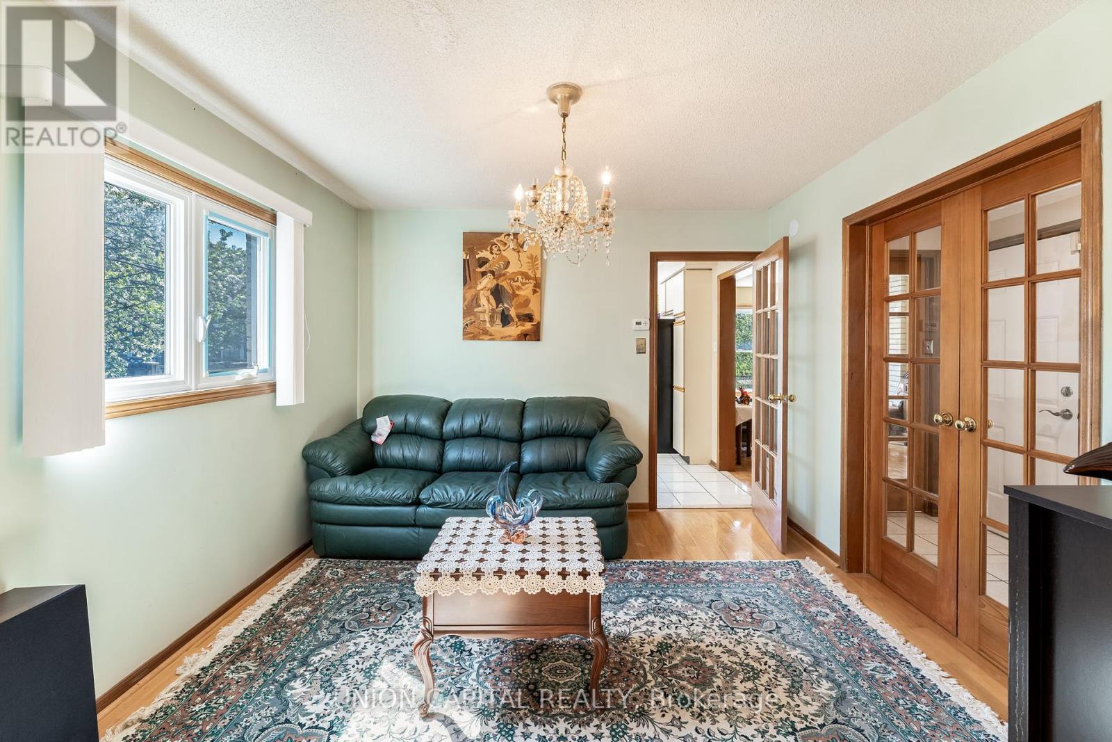 14 Rodwell Court, Brampton, Ontario  L6Y 4G7 - Photo 9 - W12200354
