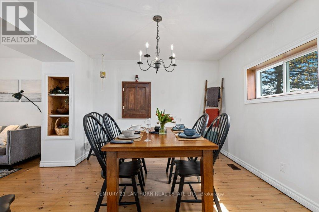 986 Black Road, Prince Edward County, Ontario  K0K 1W0 - Photo 15 - X12210301