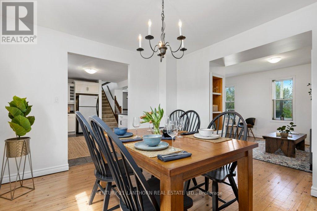 986 Black Road, Prince Edward County, Ontario  K0K 1W0 - Photo 16 - X12210301