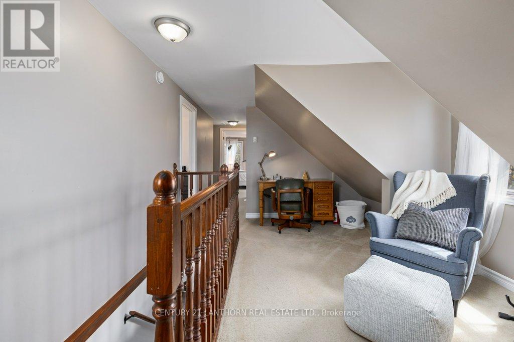 986 Black Road, Prince Edward County, Ontario  K0K 1W0 - Photo 21 - X12210301