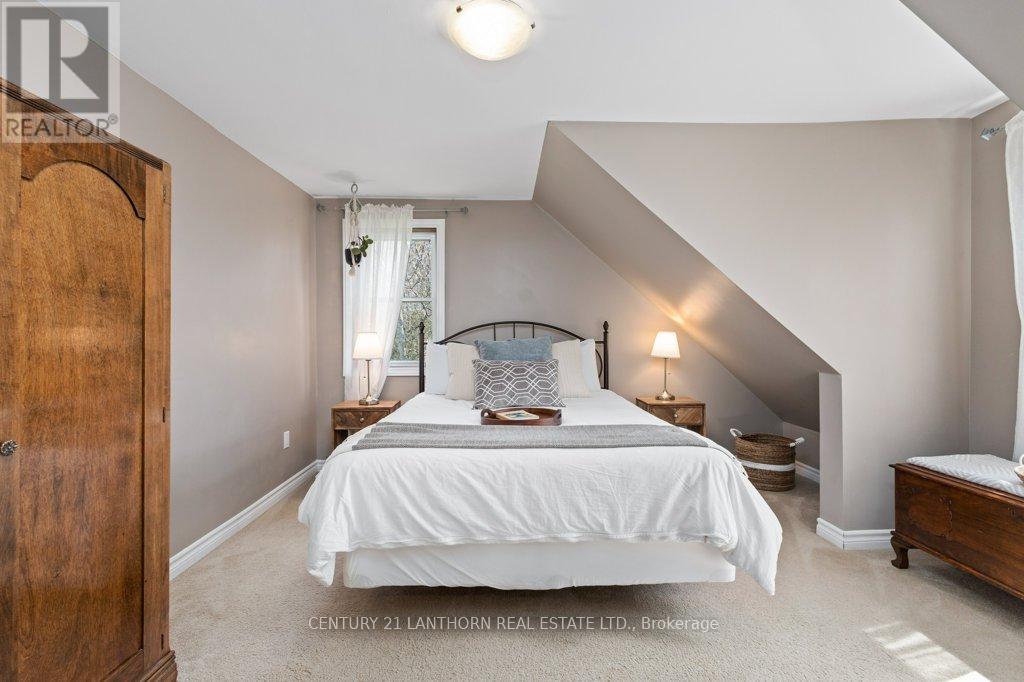 986 Black Road, Prince Edward County, Ontario  K0K 1W0 - Photo 26 - X12210301