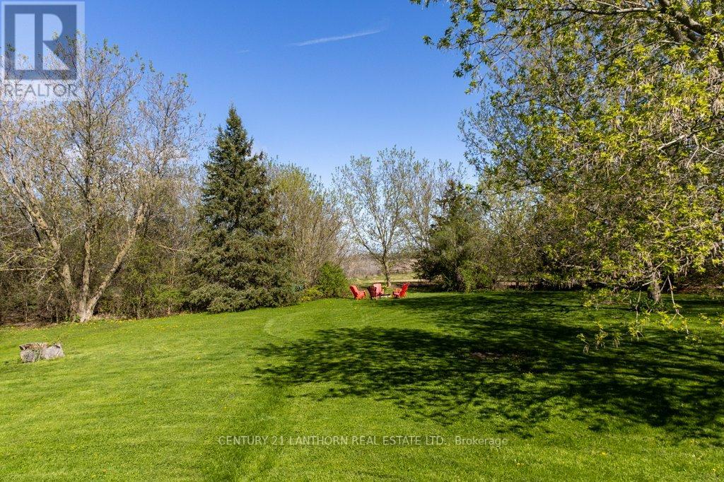 986 Black Road, Prince Edward County, Ontario  K0K 1W0 - Photo 38 - X12210301