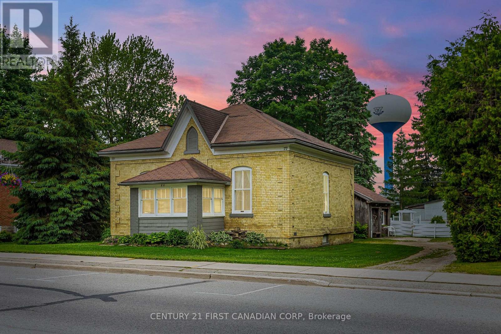 77 MAIN STREET S, South Huron, Ontario