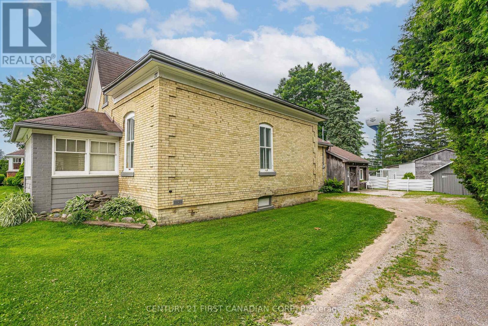 77 Main Street S, South Huron (Exeter), Ontario  N0M 1S3 - Photo 4 - X12210255