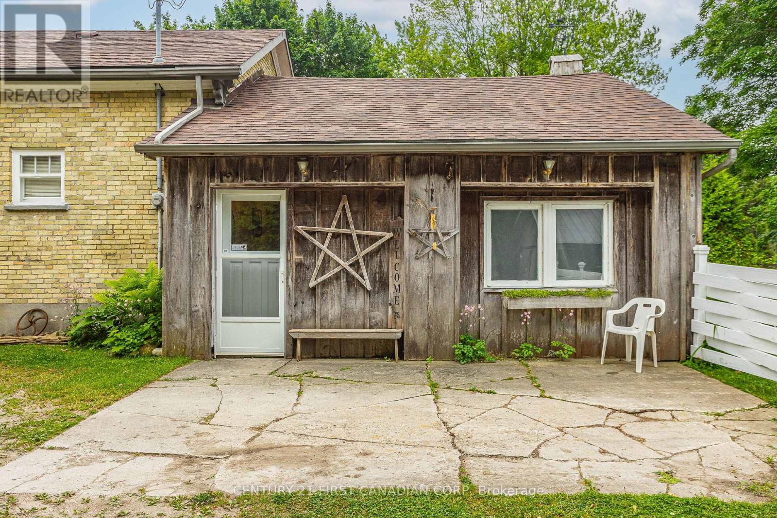 77 Main Street S, South Huron (Exeter), Ontario  N0M 1S3 - Photo 5 - X12210255