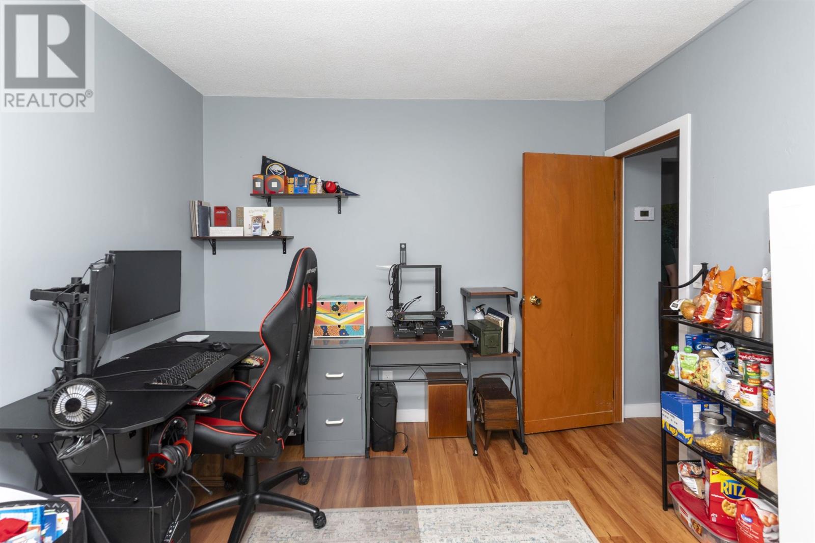 377 Leslie Ave, Thunder Bay, Ontario  P7A 1X6 - Photo 10 - TB251459