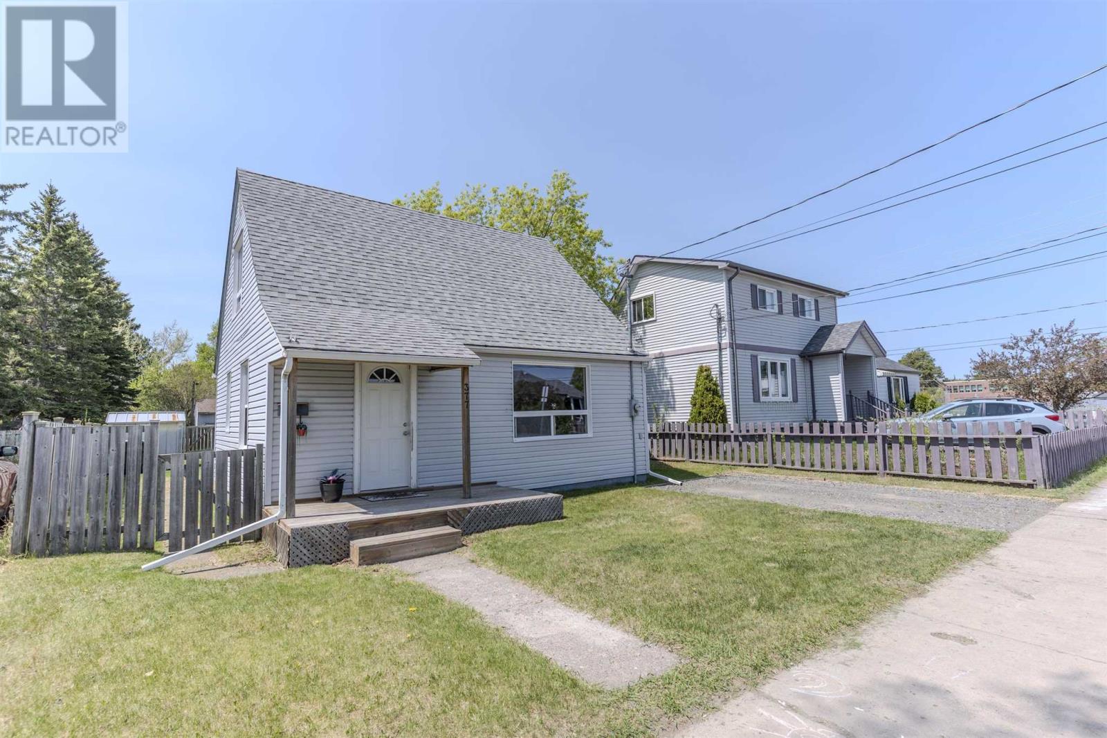 377 Leslie Ave, Thunder Bay, Ontario  P7A 1X6 - Photo 2 - TB251459