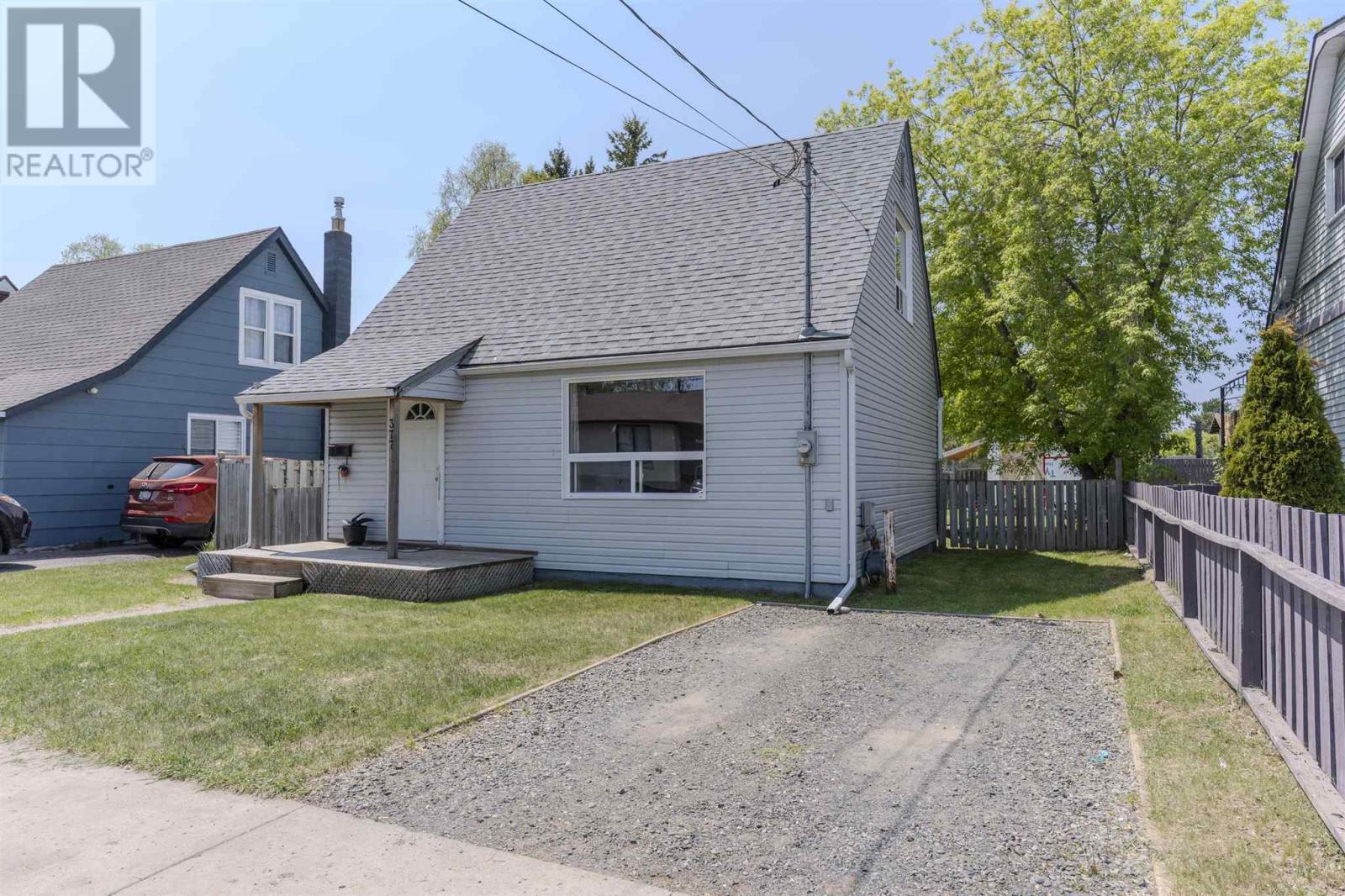 377 Leslie Ave, Thunder Bay, Ontario  P7A 1X6 - Photo 26 - TB251459