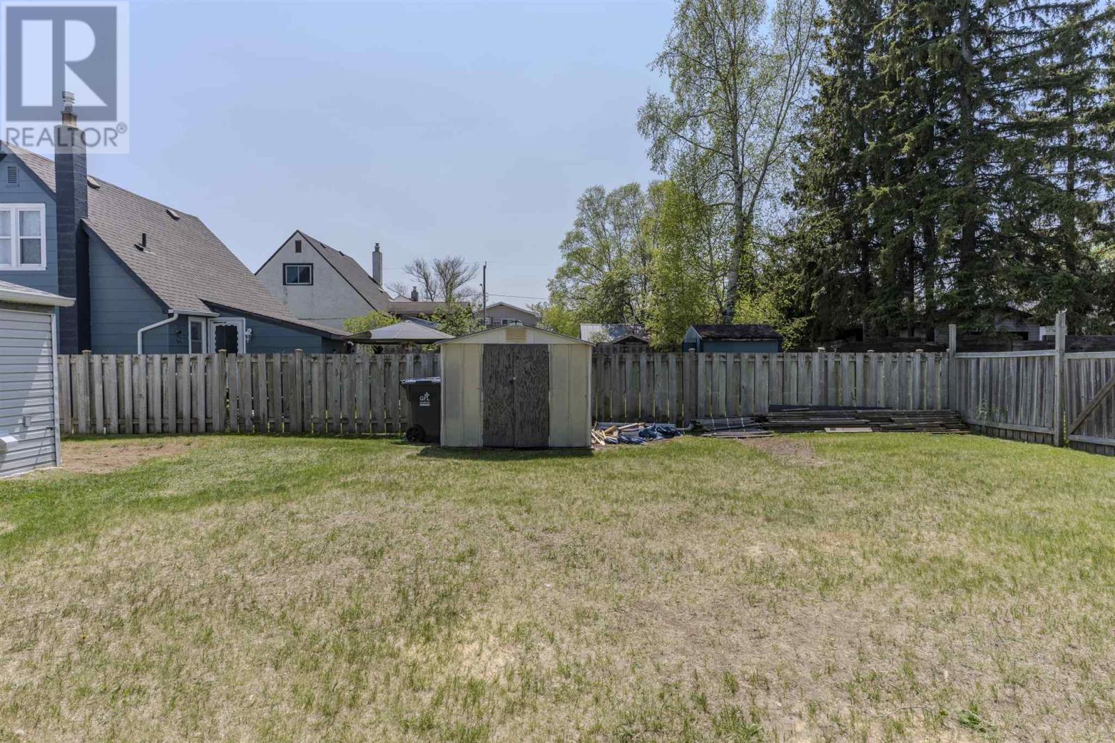 377 Leslie Ave, Thunder Bay, Ontario  P7A 1X6 - Photo 24 - TB251459