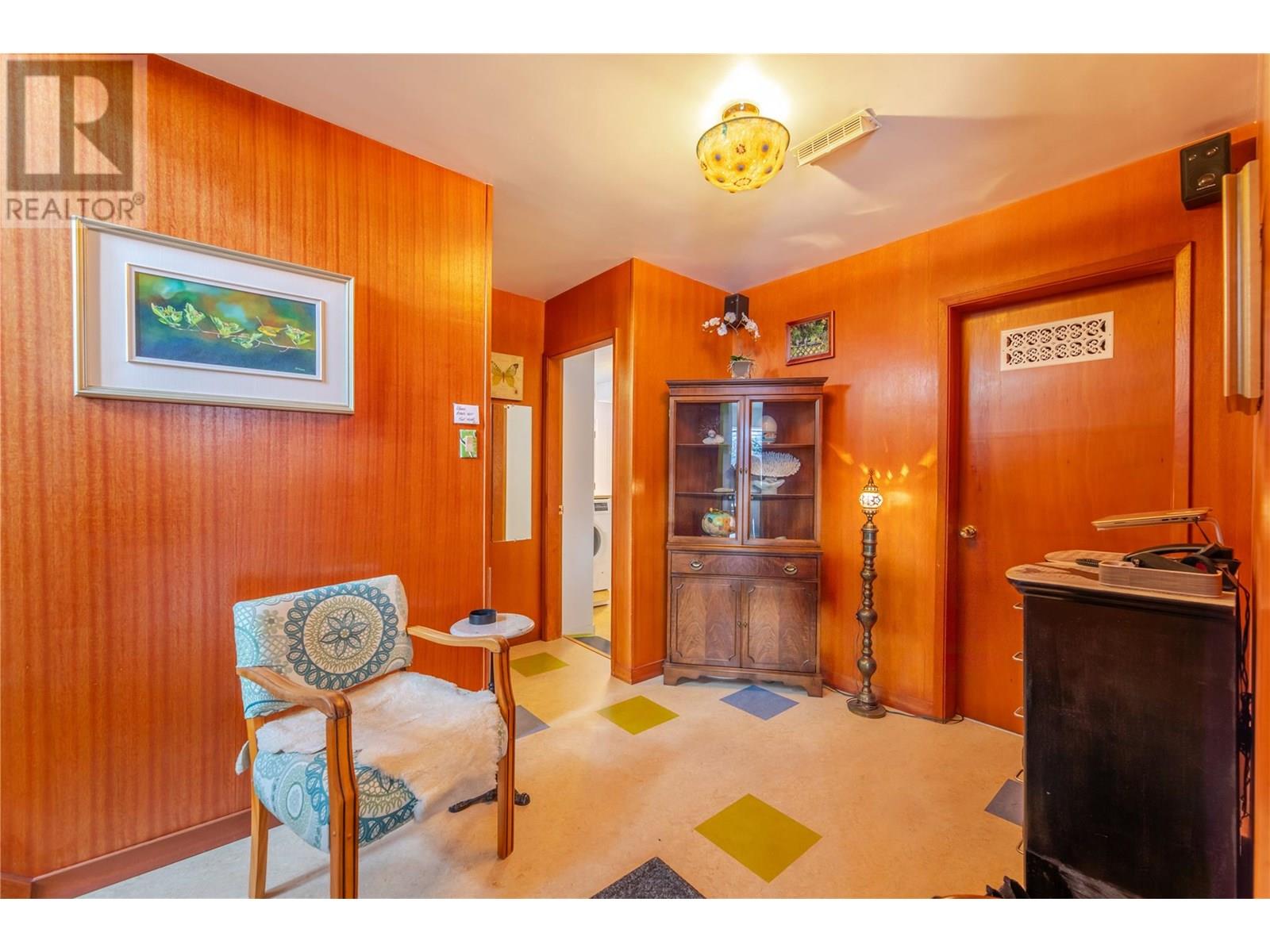 199 Walden Crescent, Penticton, British Columbia  V2A 1R8 - Photo 5 - 10351401