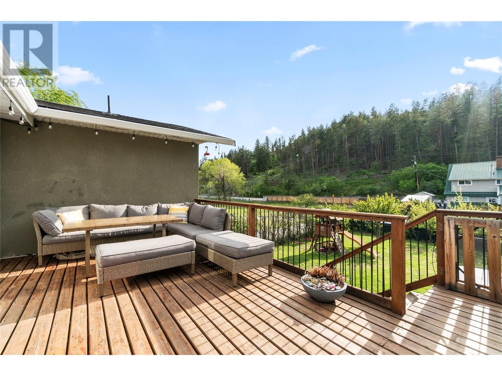 Property at 6046 Jackson Crescent image 1