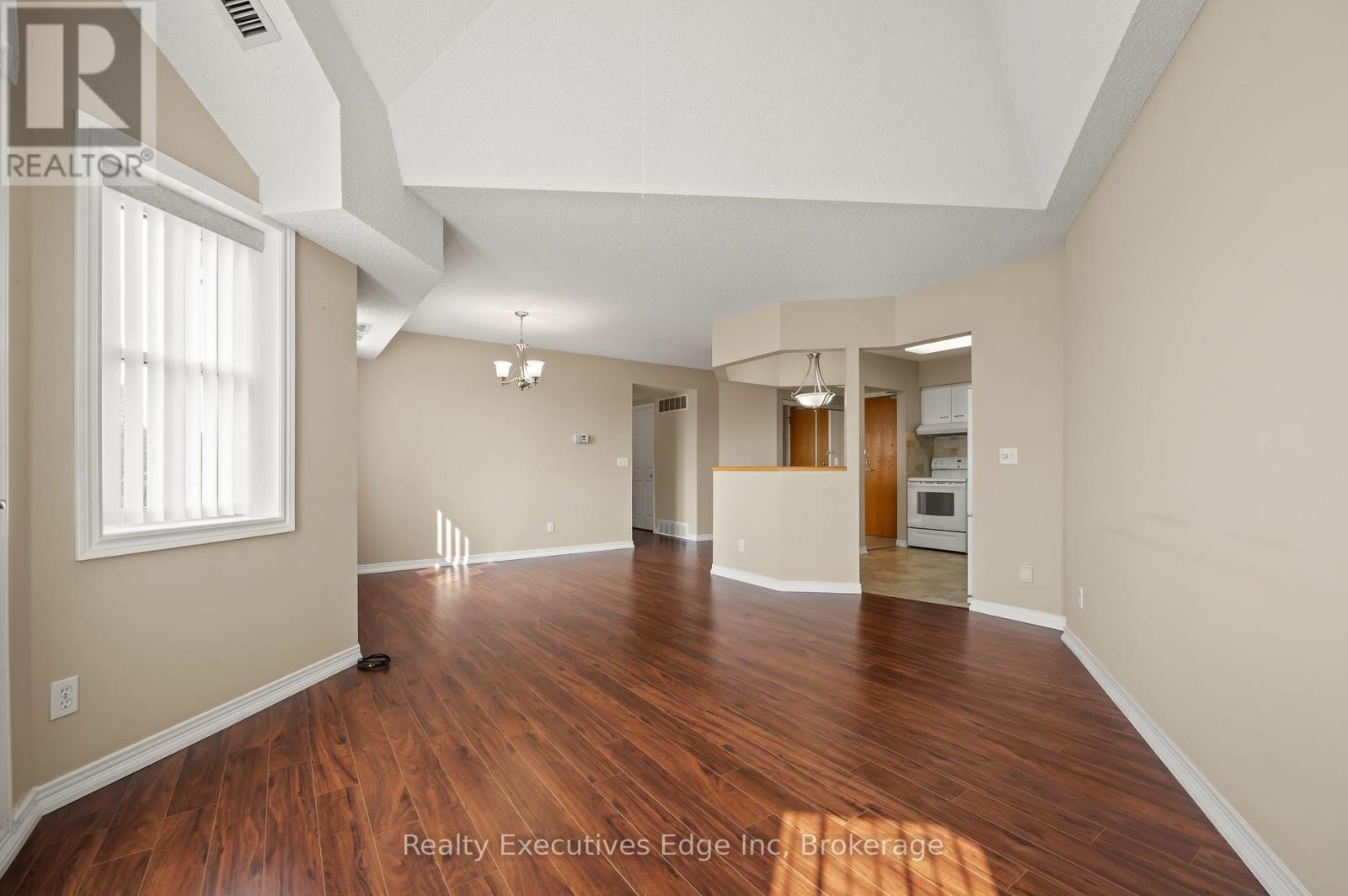 312 - 208 Silvercreek Parkway N, Guelph, Ontario  N1H 8H2 - Photo 15 - X12205171