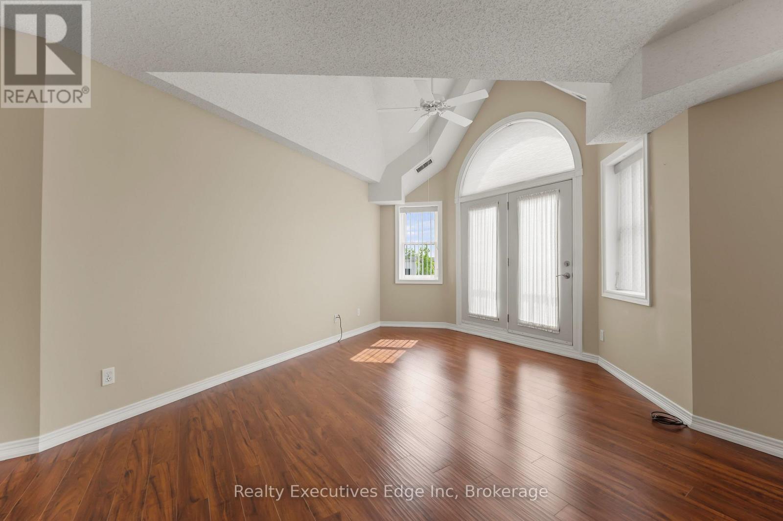 312 - 208 Silvercreek Parkway N, Guelph, Ontario  N1H 8H2 - Photo 13 - X12205171