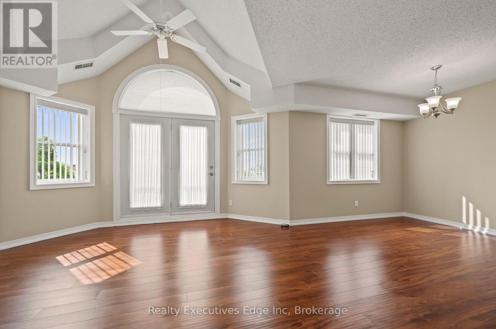 312 - 208 Silvercreek Parkway N, Guelph, Ontario  N1H 8H2 - Photo 14 - X12205171