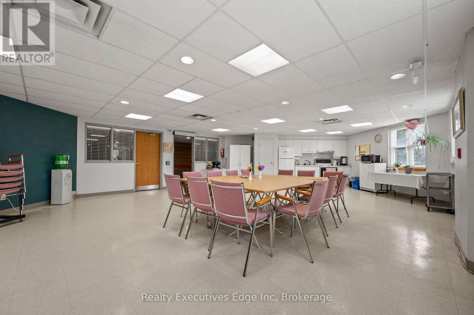 312 - 208 Silvercreek Parkway N, Guelph, Ontario  N1H 8H2 - Photo 38 - X12205171