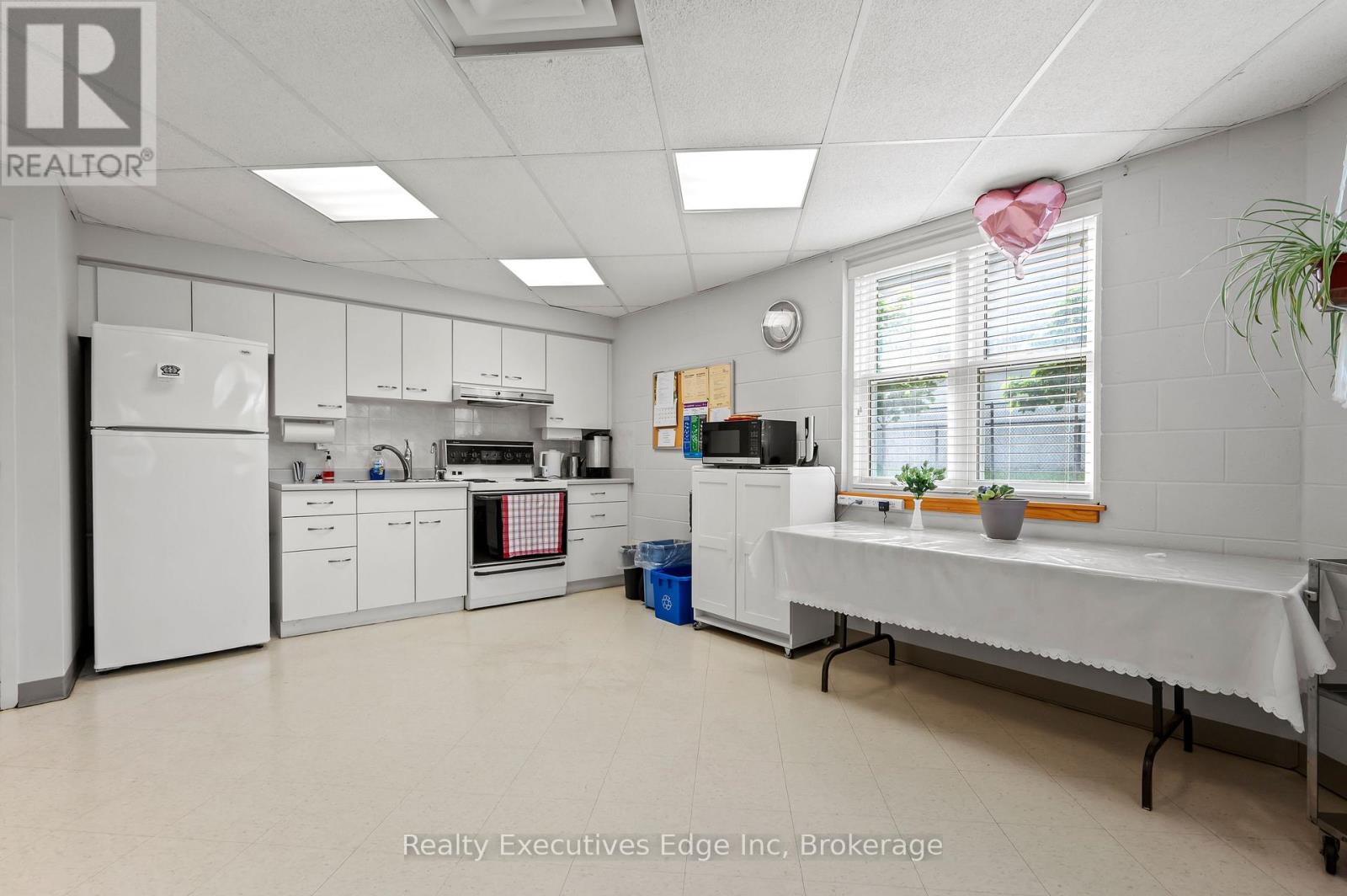 312 - 208 Silvercreek Parkway N, Guelph, Ontario  N1H 8H2 - Photo 39 - X12205171