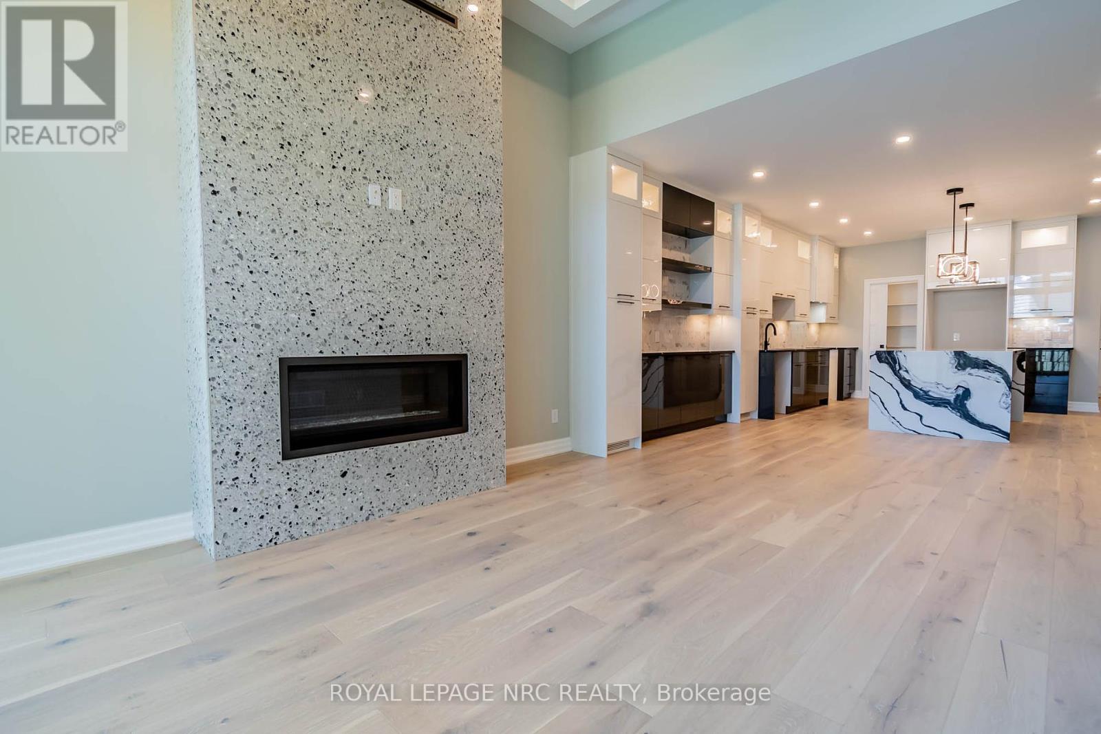 45a Lakeshore Road, St. Catharines, Ontario  L2N 2T2 - Photo 14 - X12210335
