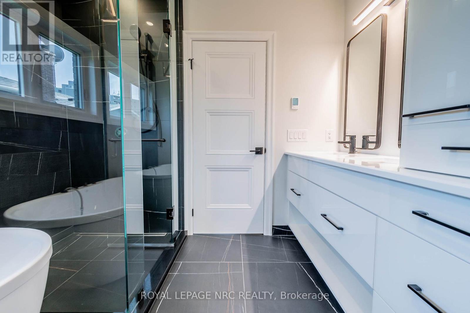 45a Lakeshore Road, St. Catharines, Ontario  L2N 2T2 - Photo 20 - X12210335