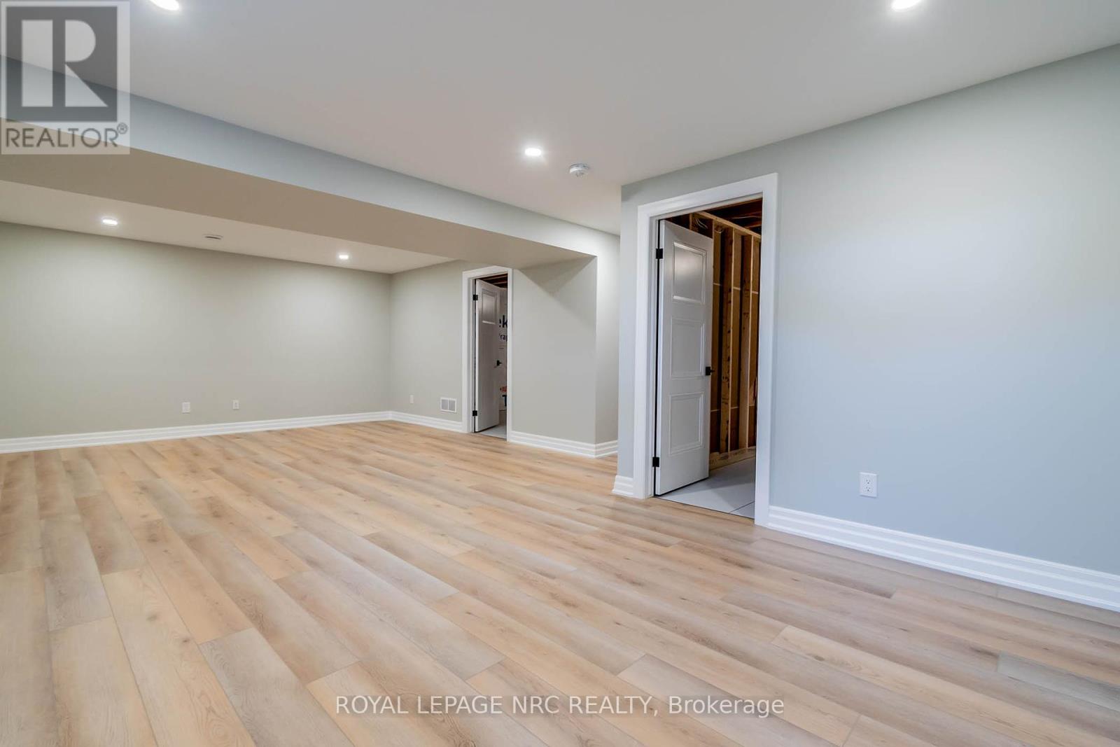 45a Lakeshore Road, St. Catharines, Ontario  L2N 2T2 - Photo 32 - X12210335
