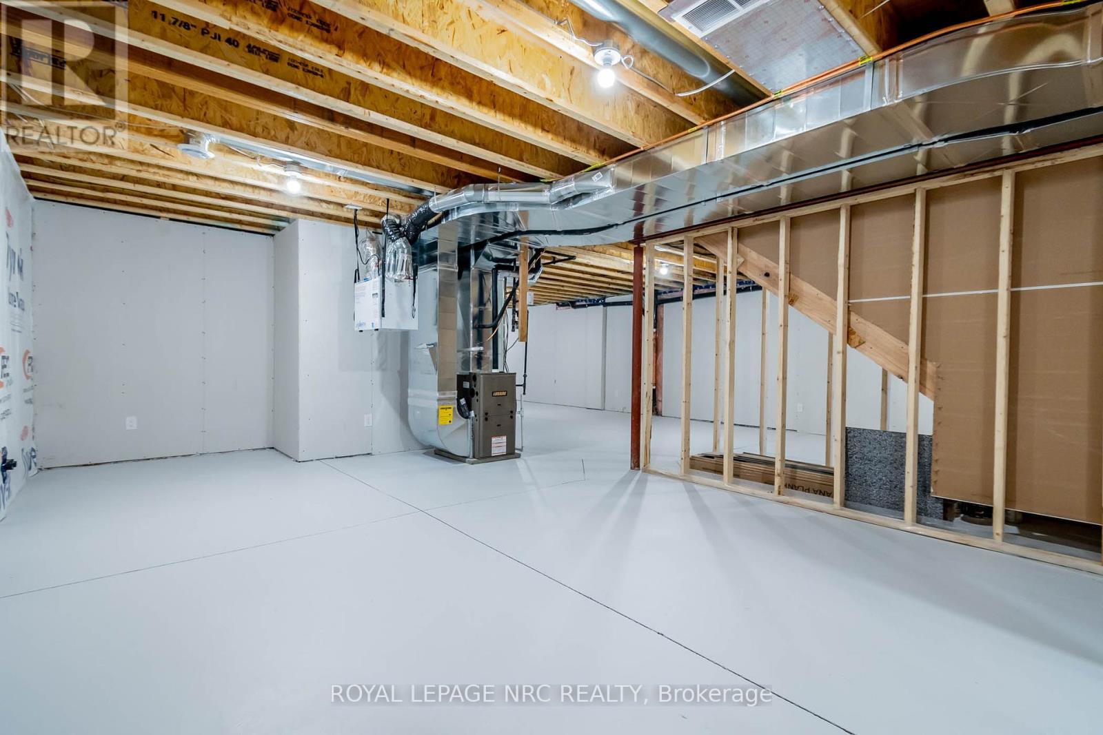 45a Lakeshore Road, St. Catharines, Ontario  L2N 2T2 - Photo 37 - X12210335