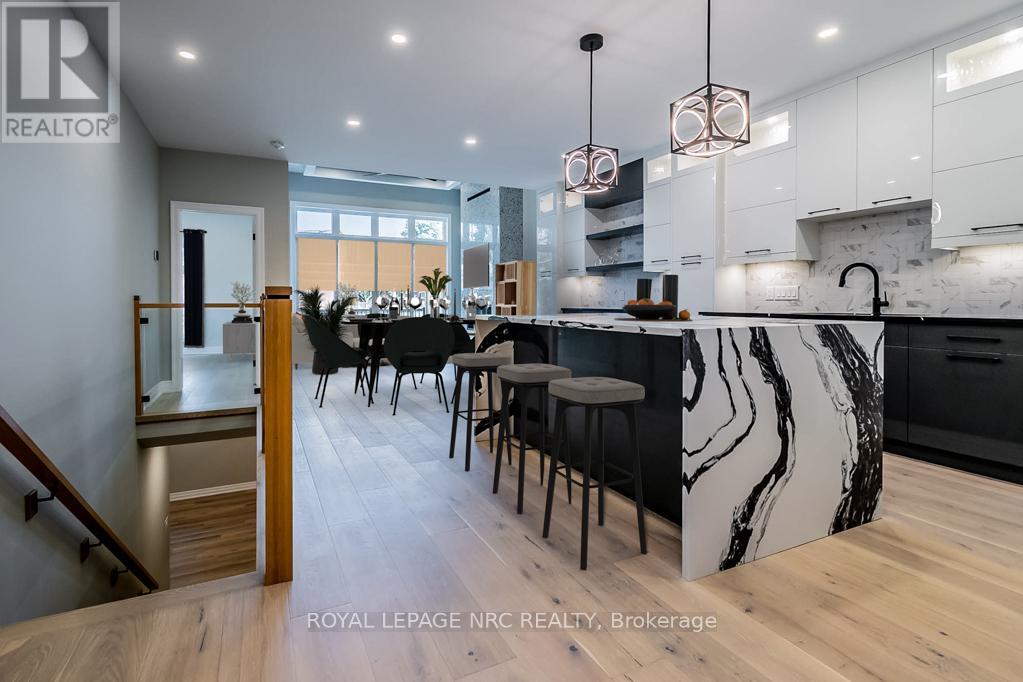 Property at 45A LAKESHORE ROAD image 4