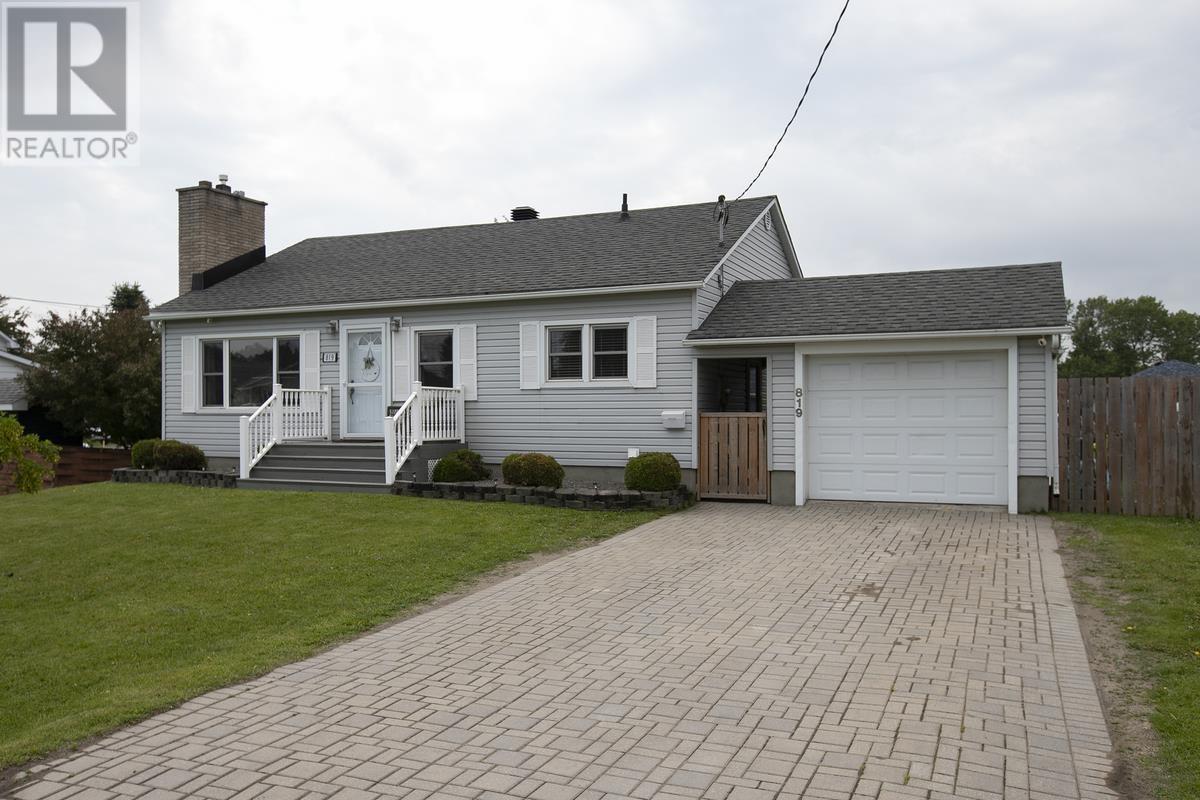 819 Second Lin W, Sault Ste. Marie, Ontario  P6C 2L4 - Photo 2 - SM251485
