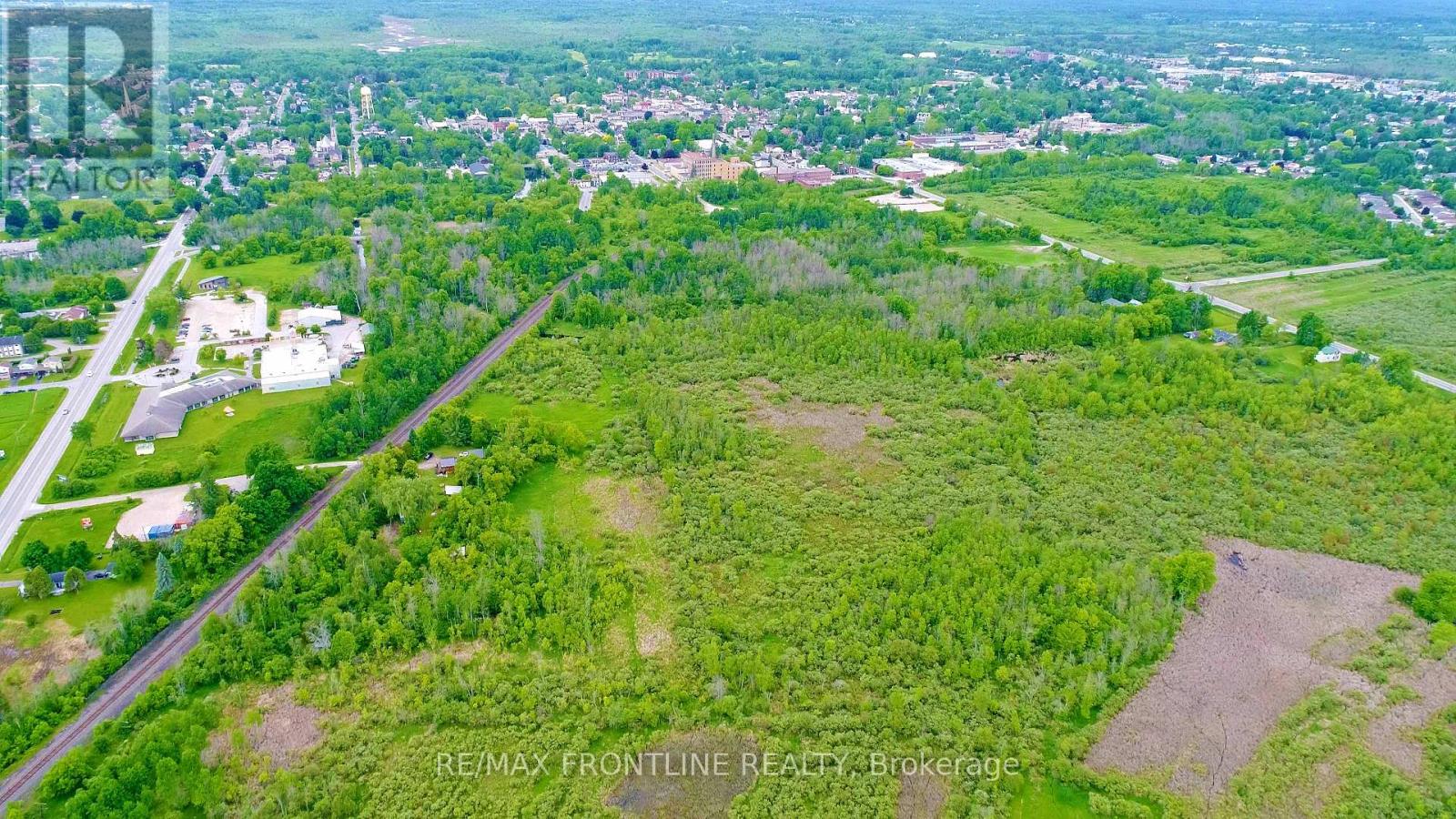 122 Irwin Street, Perth, Ontario  K7H 3C3 - Photo 1 - X12210308