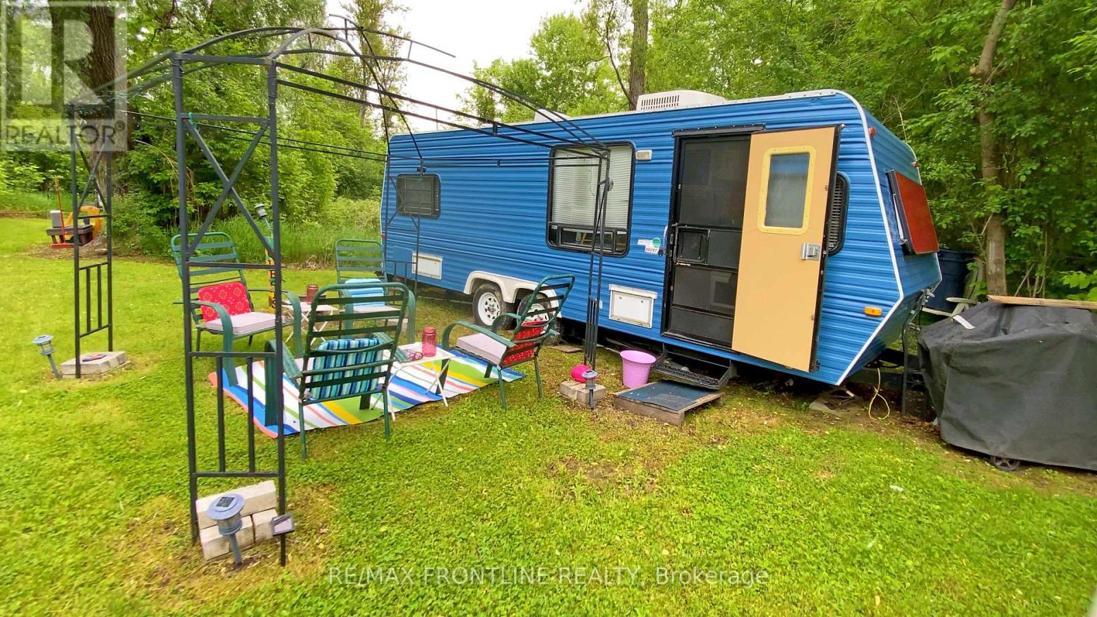 122 Irwin Street, Perth, Ontario  K7H 3C3 - Photo 8 - X12210308