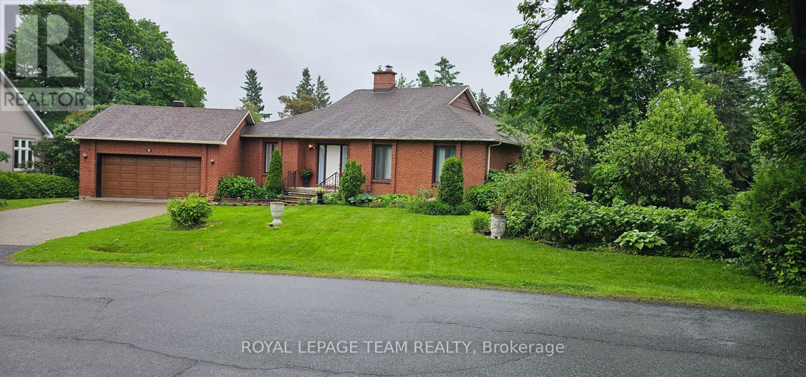 8 SWANS WAY S, Ottawa, Ontario