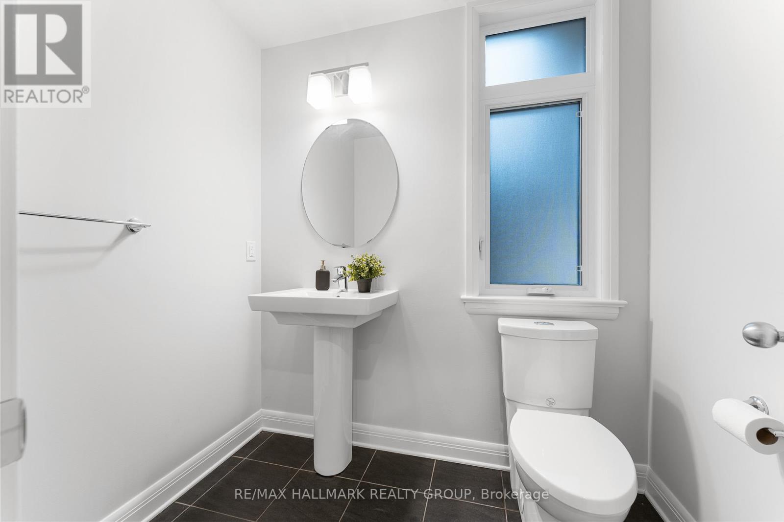 324 Lysander Place, Ottawa, Ontario  K1K 4K7 - Photo 4 - X12210384