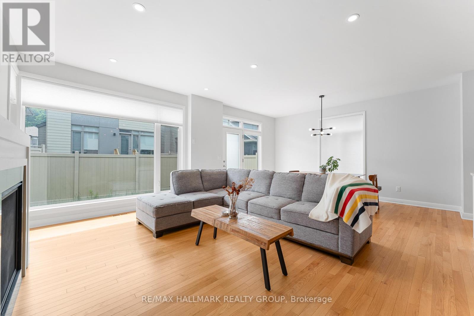 324 Lysander Place, Ottawa, Ontario  K1K 4K7 - Photo 9 - X12210384
