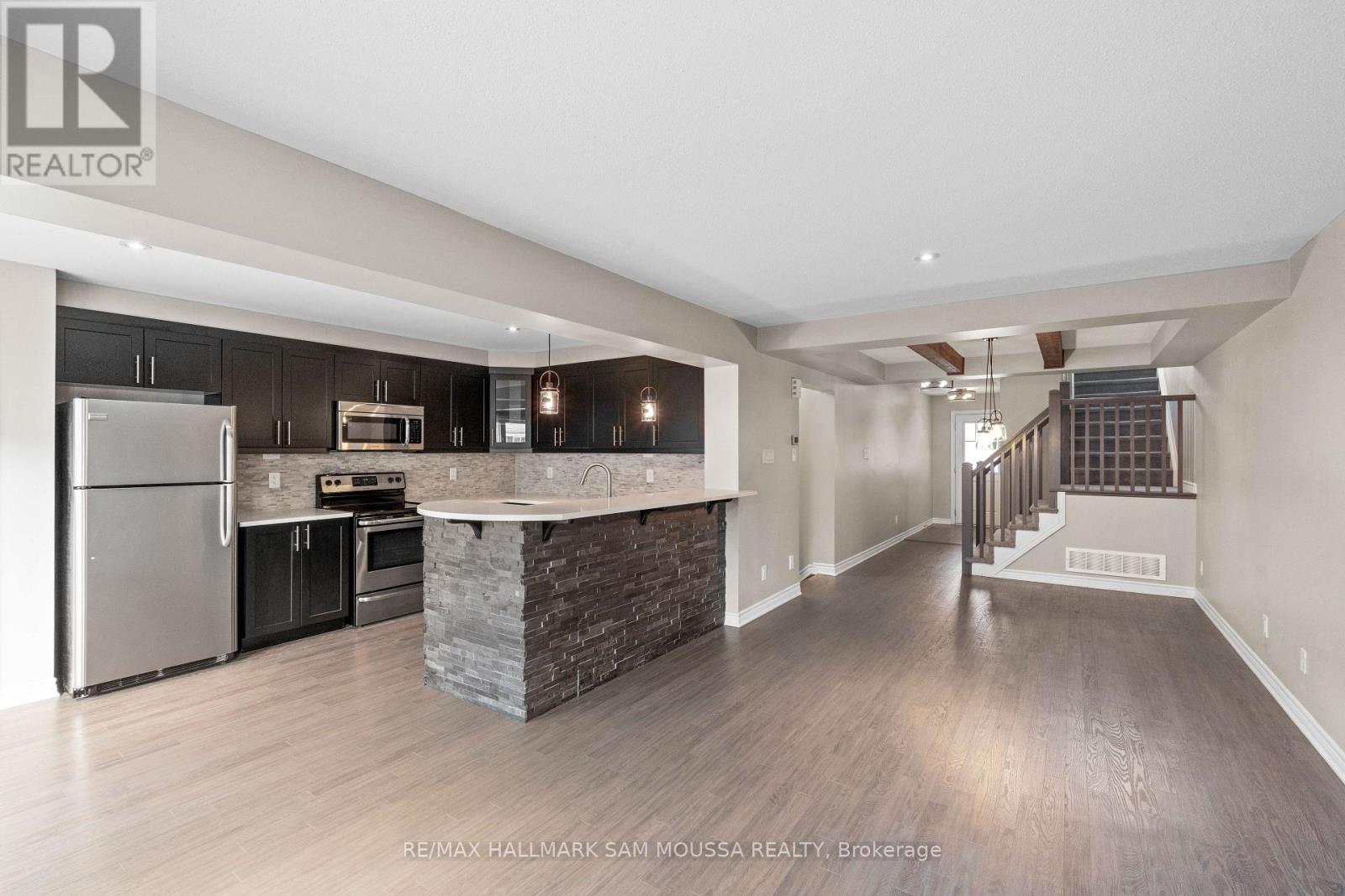 194 Conifer Creek Circle, Ottawa, Ontario  K2M 0M2 - Photo 11 - X12210392
