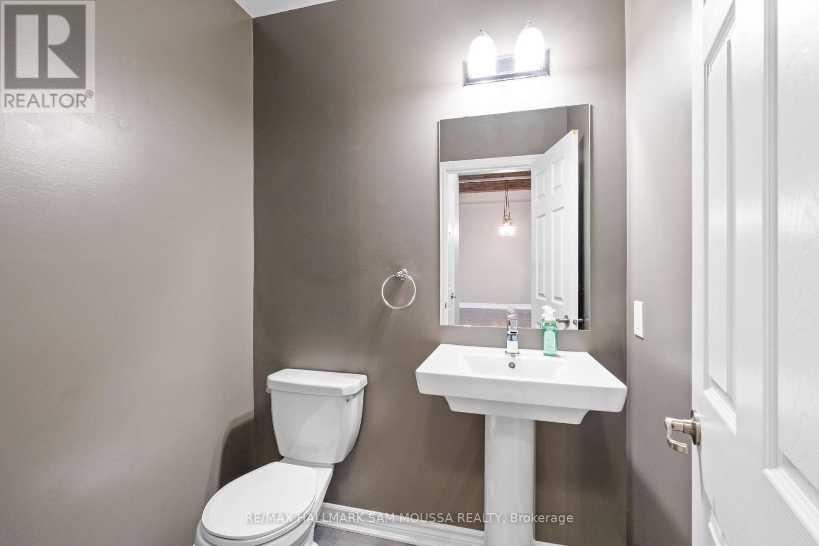 194 Conifer Creek Circle, Ottawa, Ontario  K2M 0M2 - Photo 15 - X12210392