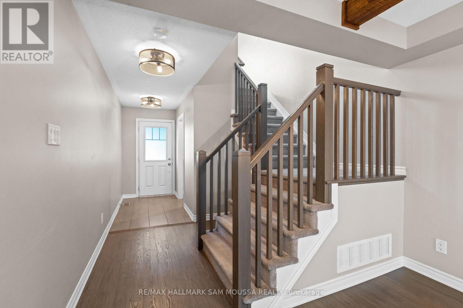 194 Conifer Creek Circle, Ottawa, Ontario  K2M 0M2 - Photo 5 - X12210392
