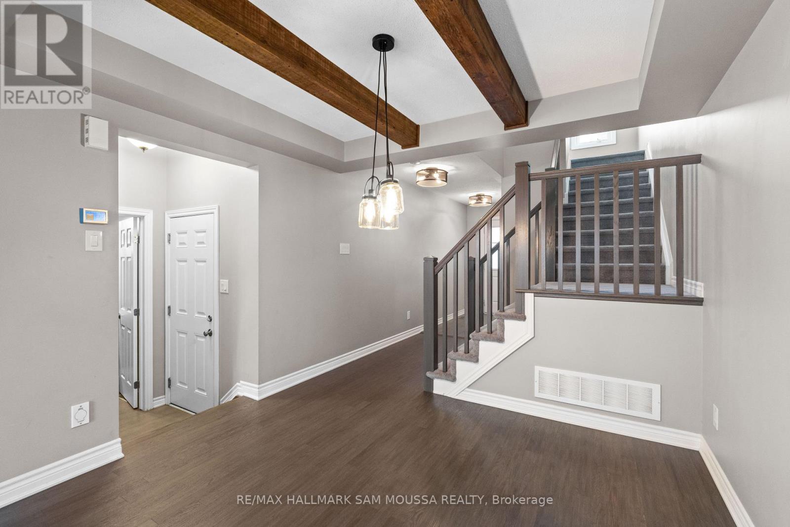 194 Conifer Creek Circle, Ottawa, Ontario  K2M 0M2 - Photo 8 - X12210392