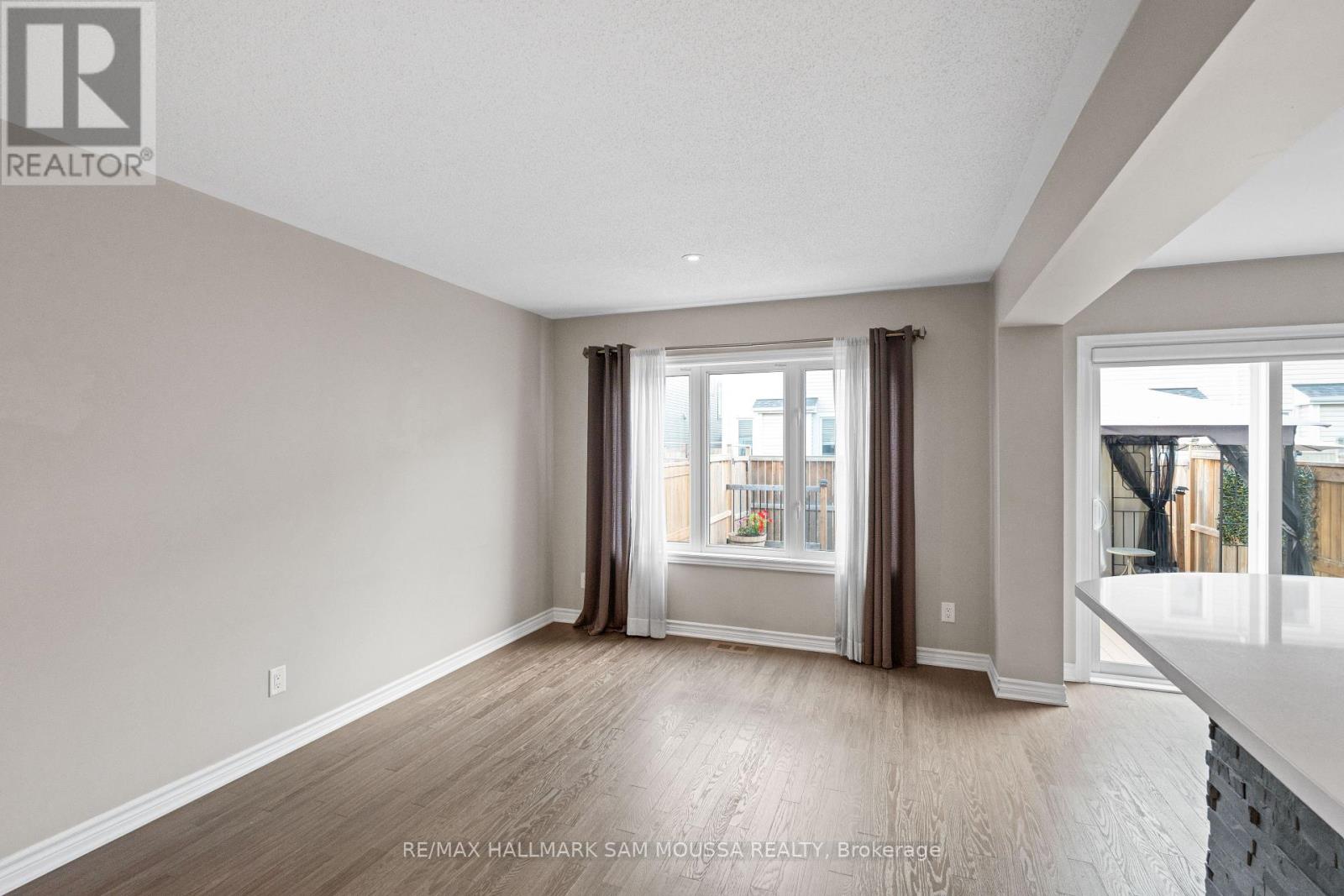 194 Conifer Creek Circle, Ottawa, Ontario  K2M 0M2 - Photo 9 - X12210392