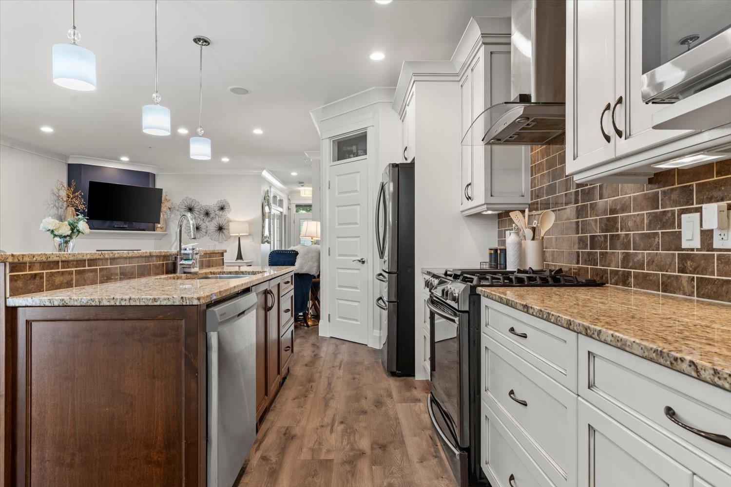 2 45234 Nicomen Crescent, Garrison Crossing, Chilliwack, British Columbia  V2R 0R2 - Photo 12 - R3013524