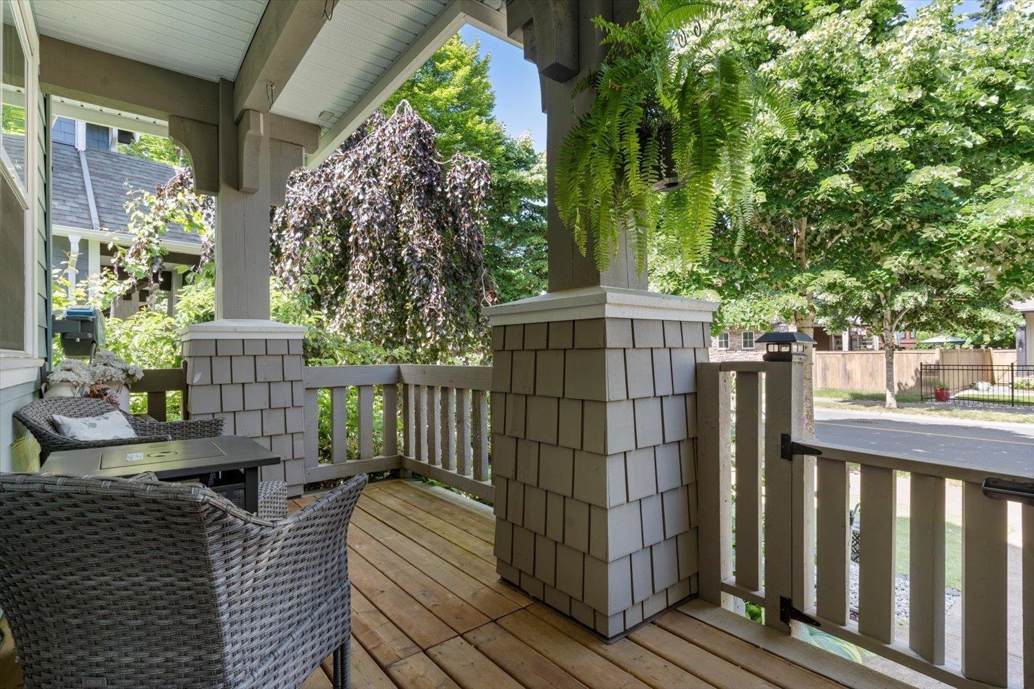 2 45234 Nicomen Crescent, Garrison Crossing, Chilliwack, British Columbia  V2R 0R2 - Photo 3 - R3013524