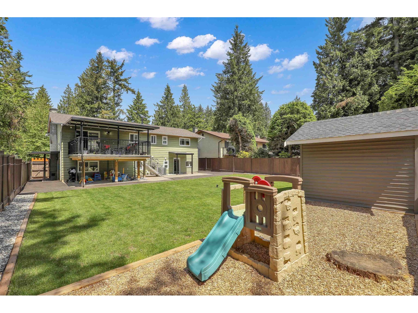 19654 47 Avenue, Langley, British Columbia  V3A 5G8 - Photo 3 - R3013612
