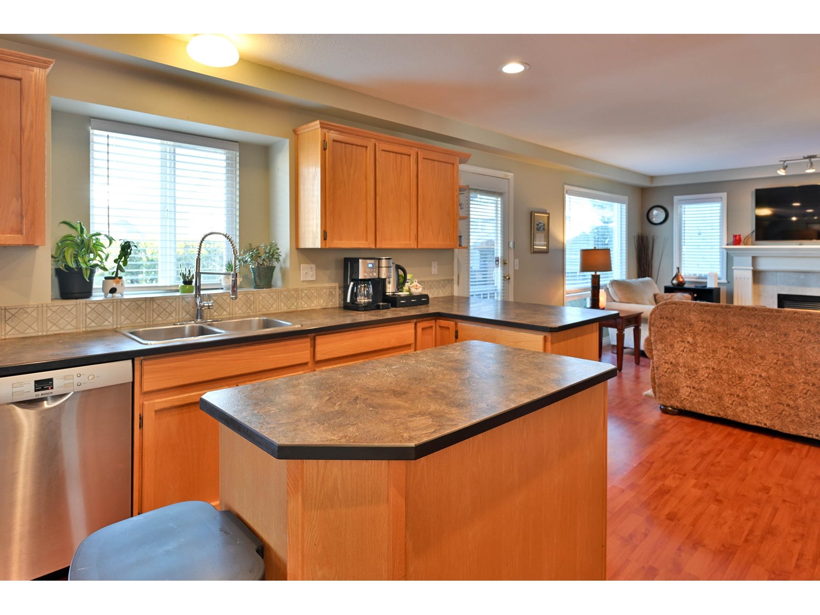18863 64a Avenue, Surrey, British Columbia  V3S 8V3 - Photo 12 - R3013632