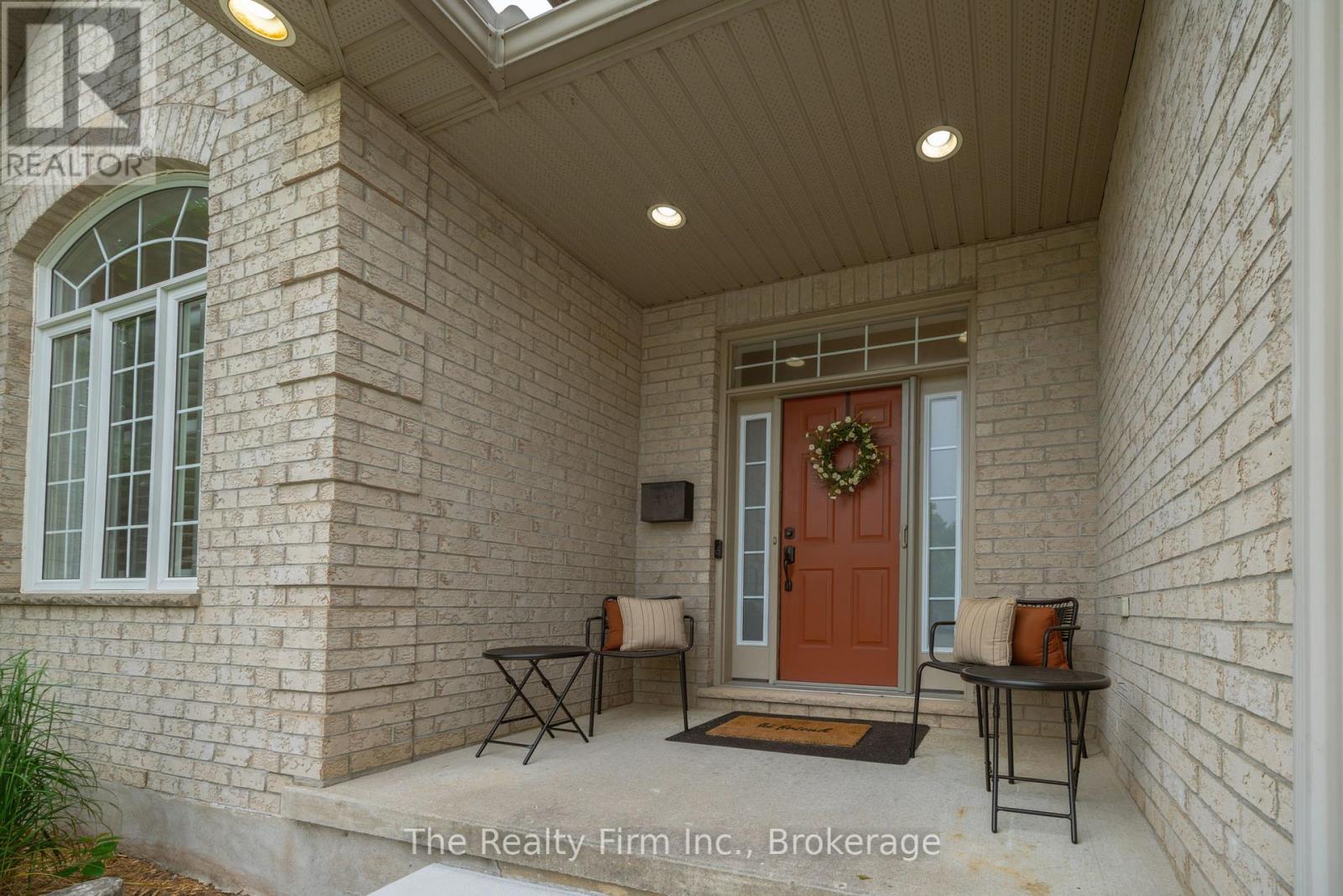 146 Knights Bridge Road, London South, Ontario  N6K 4V7 - Photo 2 - X12210285