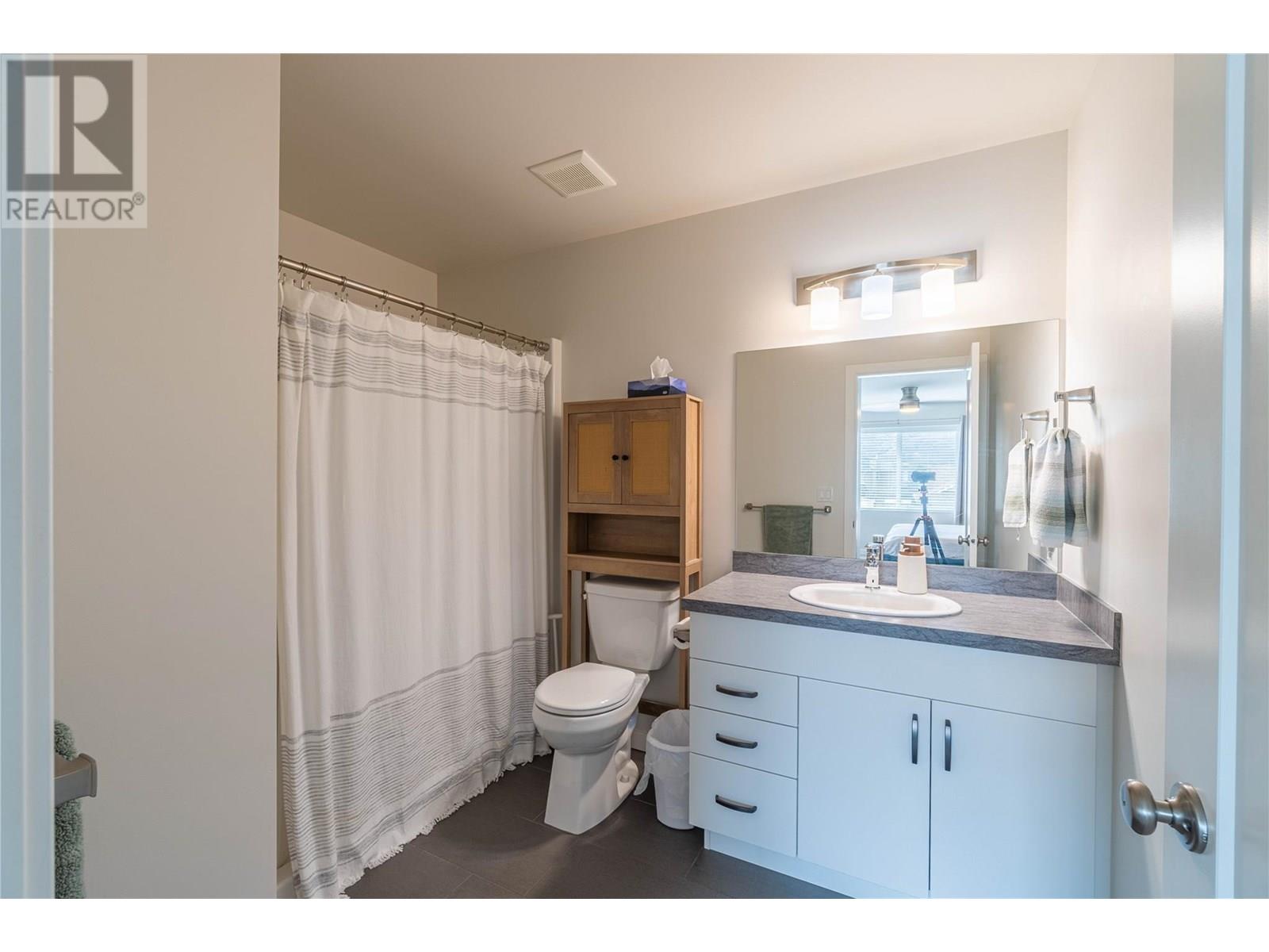 2364 Bossert Avenue, Kamloops, British Columbia  V2B 4V7 - Photo 12 - 10348452