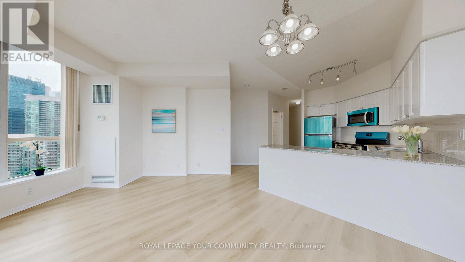 2323 - 230 Queens Quay W, Toronto (Waterfront Communities), Ontario  M5J 2Y7 - Photo 11 - C12210192