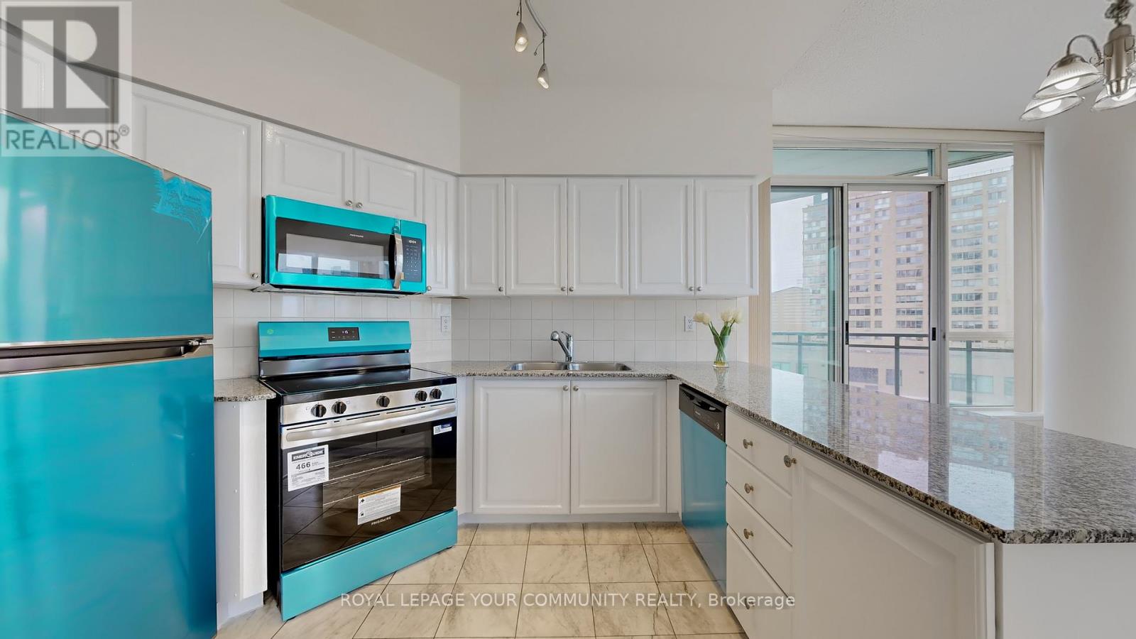 2323 - 230 Queens Quay W, Toronto (Waterfront Communities), Ontario  M5J 2Y7 - Photo 15 - C12210192