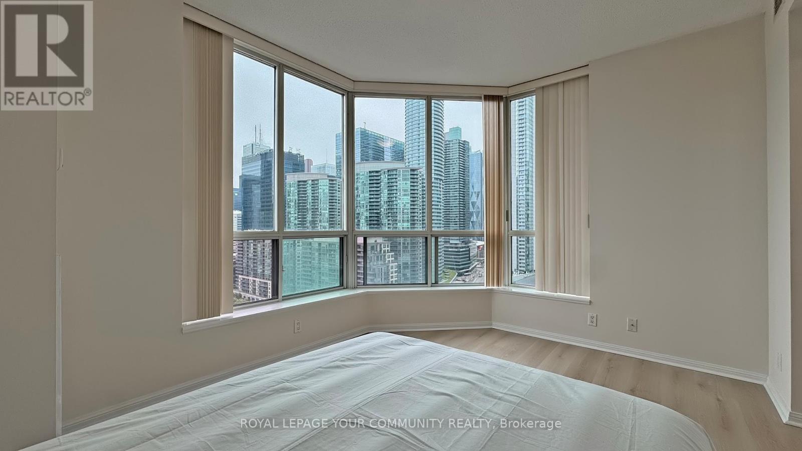 2323 - 230 Queens Quay W, Toronto (Waterfront Communities), Ontario  M5J 2Y7 - Photo 19 - C12210192