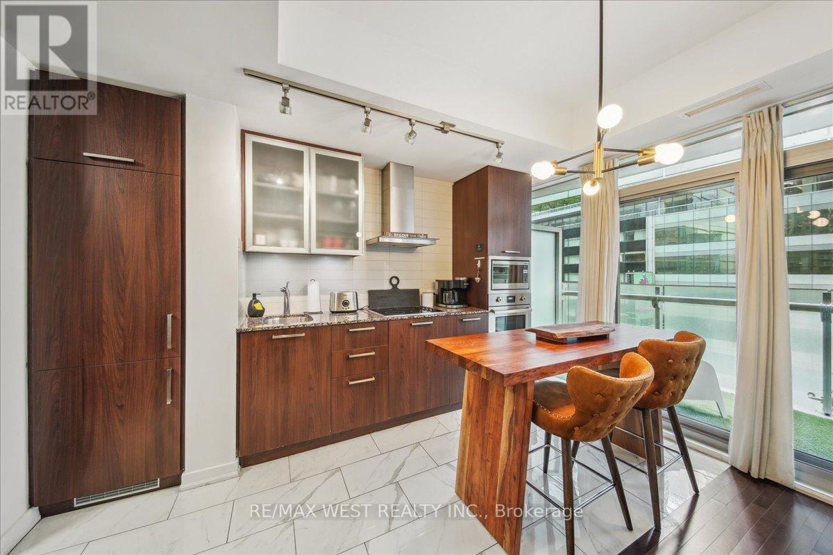 512 - 14 York Street, Toronto, Ontario  M5J 0B1 - Photo 5 - C12210211
