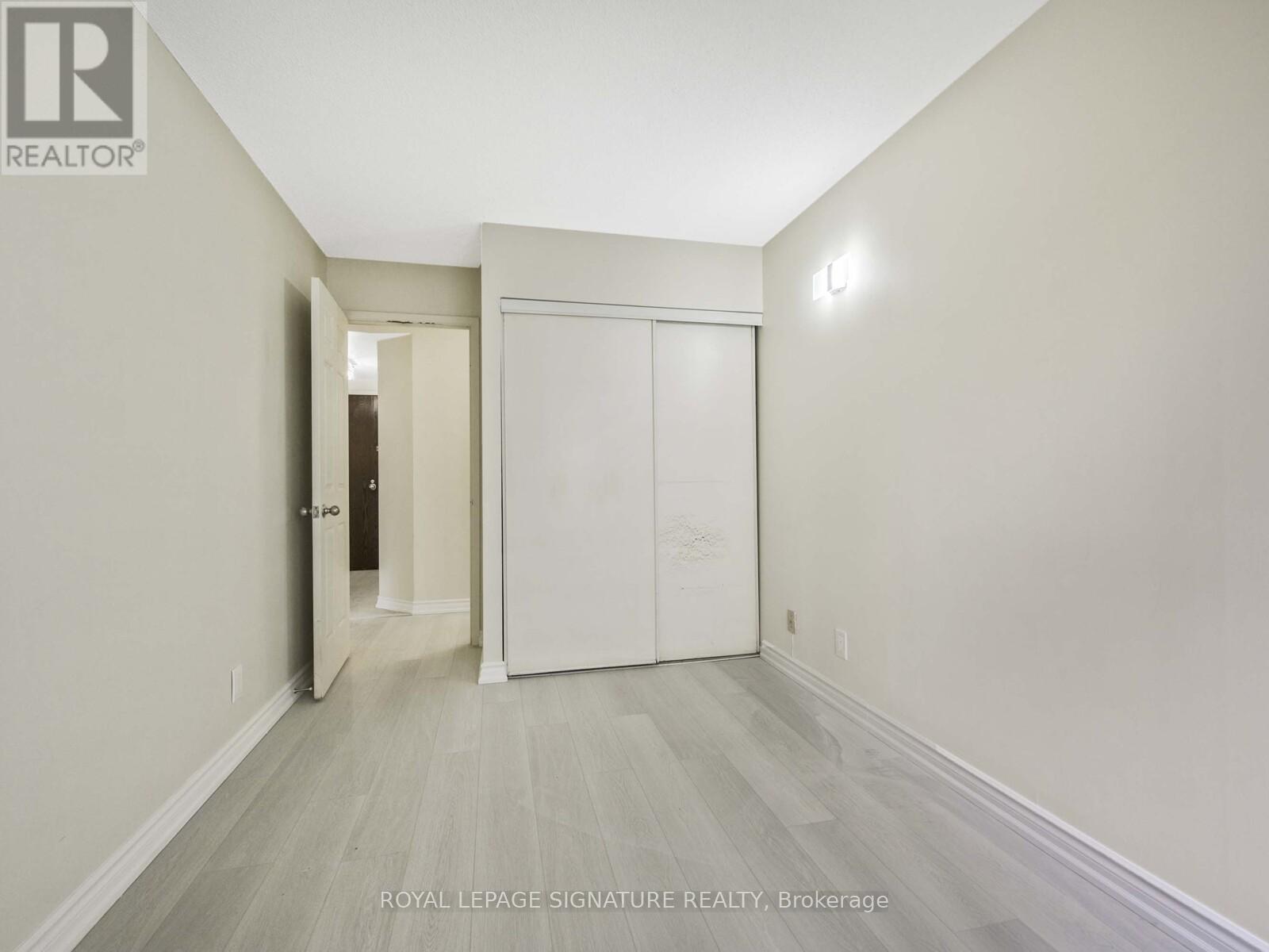 1006 - 44 Gerrard Street W, Toronto, Ontario  M5G 2K2 - Photo 10 - C12210220